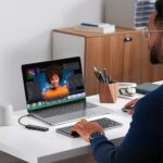 UGREEN 4-in-1 USB 3.0 Hub - High-Speed 5Gbps Data Transfer - Grey - Image 5